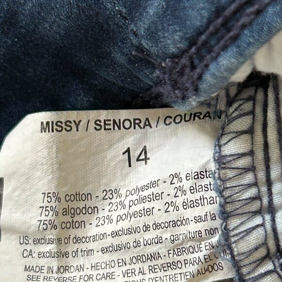 Gloria Vanderbilt Capri Dark Denim, Pull-on, Size 14, metal studs - Picture 7 of 7